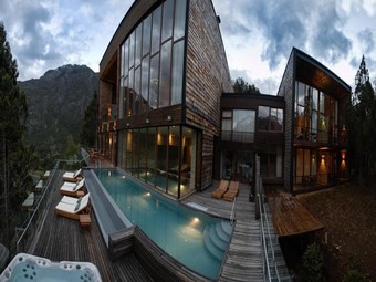 Uman Lodge