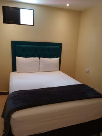 Hotel 50 Suites