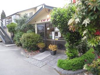 Colonial Motel