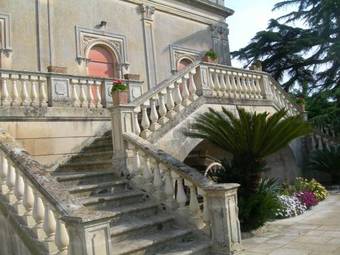 Hostal Villa Papaleo B&B