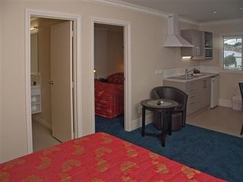 Tuakau Hotel
