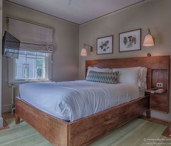 Hotel Oakhurst Inn