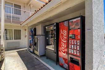 Motel 6 Lancaster