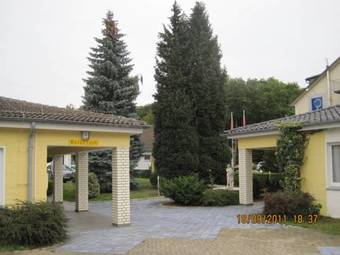 Hostal Hotel Merkur Garni