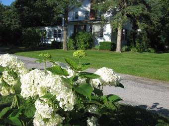 Posada Historic White Blossom House