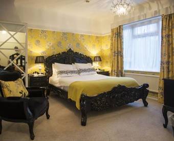 Beachlands Hotel