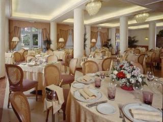 Hotel Savoy Palace