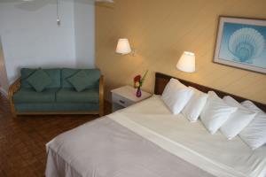 Hotel On The Cay