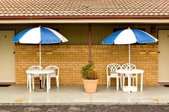 Young Goldrush Motel