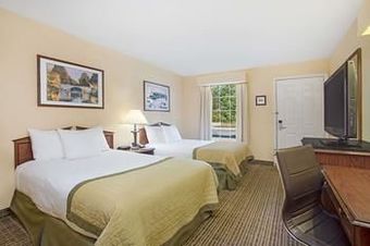 Motel Baymont Inn & Suites Forest City