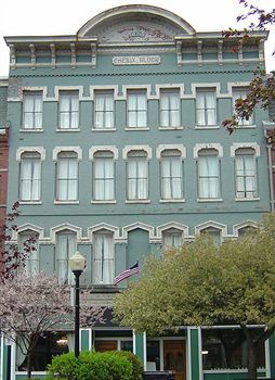 Hotel Charles Inn