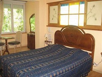 Hotel De La For�t