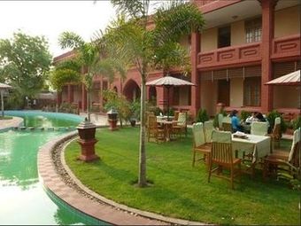 Sky Palace Hotel