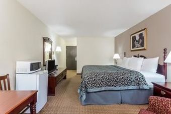 Hotel Days Inn And Suites Kaukauna Wi
