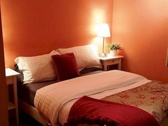 The George Hotel