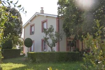 Bed & Breakfast L'oustal D'en Paris