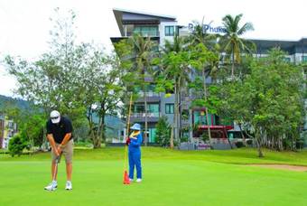 Hotel The Par Phuket