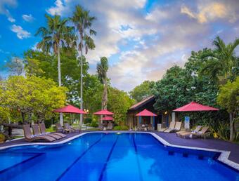 Hotel Chaarya Resort & Spa