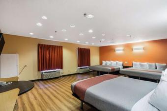 Hotel Motel 6 Libertyville