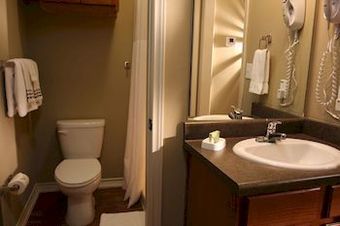 Hotel Eagle's Den Suites At Big Spring