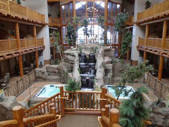Casper C'mon Inn Hotel & Suites