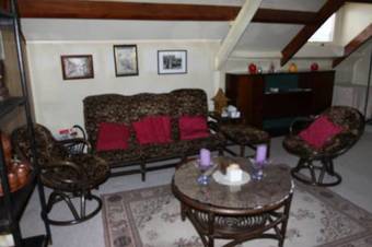 Hostal Mely's House