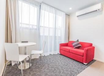 City Edge Box Hill Apartment Hotel