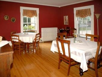 Benjamin F. Packard House Bed And Breakfast