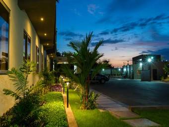Hotel The Palms By Eagles