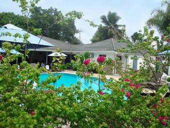 Hostal Sun Properties And Resort Hotel