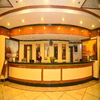 Hotel Holiday Plaza