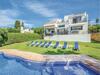 Six-bedroom Holiday Home In Manilva