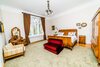 Spacious 3bdr Apt With A Balcony In The Center!
