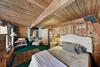 All-season Home - Large Deck & Bear Mountain Views Home