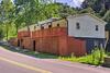Apartamento Renovated Riverfront Retreat With Deck And Views