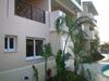 Excellent 2 Bed Apartment With Pool View, AC & Gym!
