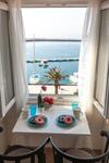 Seafront Center Apartment Fyaka
