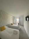 Hostal El Lago