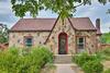 Classy Home With Enclosed Sunroom, Walk To Town