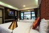 Hostal Ibiza House Phi Phi